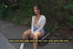 Các sinh viên ngành truyền thông rất buồn và không muốn làm việc này vào buổi sáng.